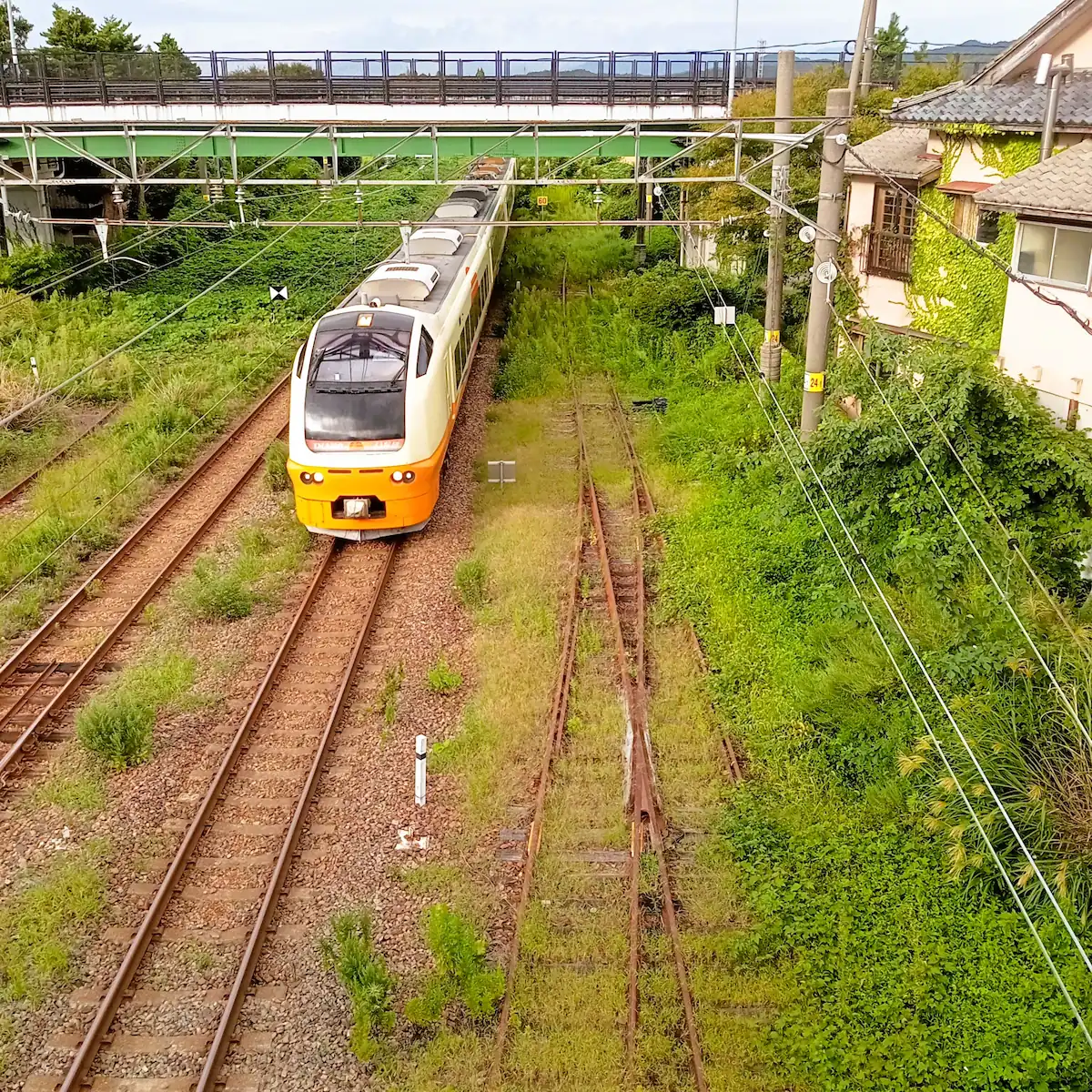 坂町駅周辺のひとコマ