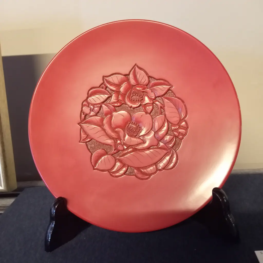 村上木彫堆朱の飾り皿