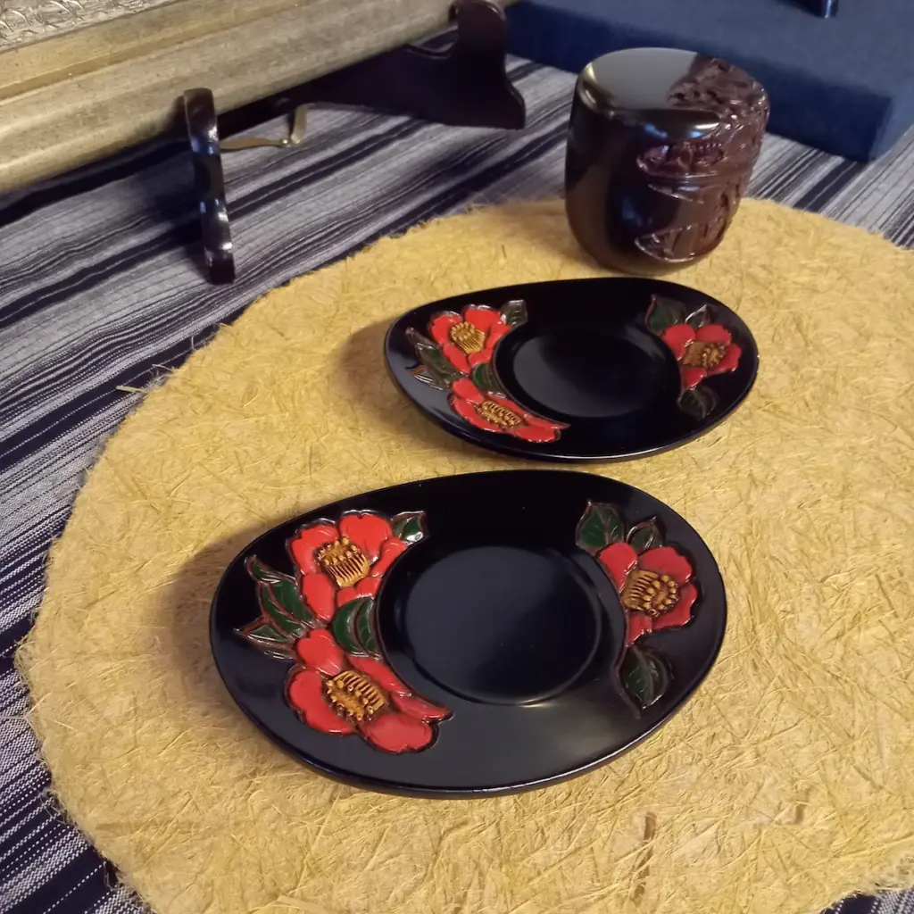 村上木彫堆朱の茶托