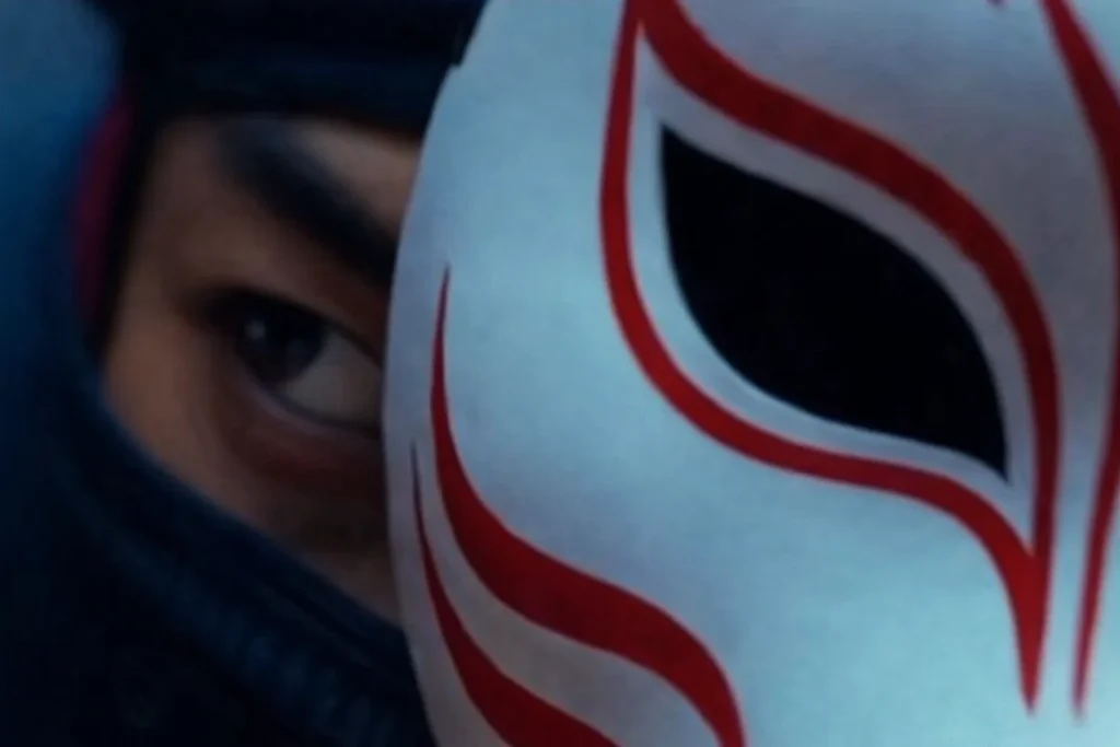 MKT-6、狐面の顔のアップ