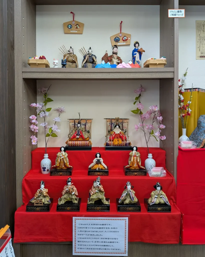 大正末期頃のお雛様。大火の中でほぼ無傷のまま残ったと伝わるもの。