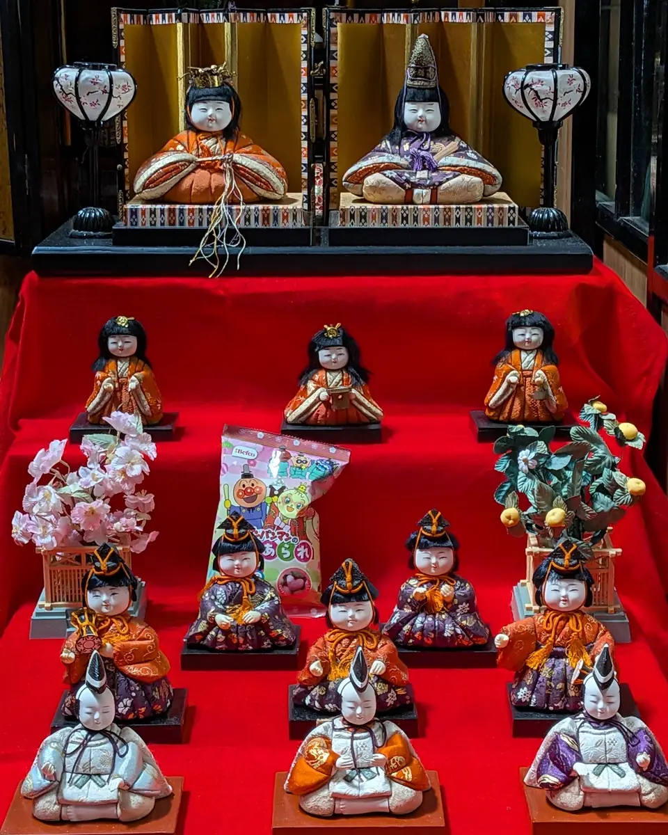 ふっくらとした造形の雛人形