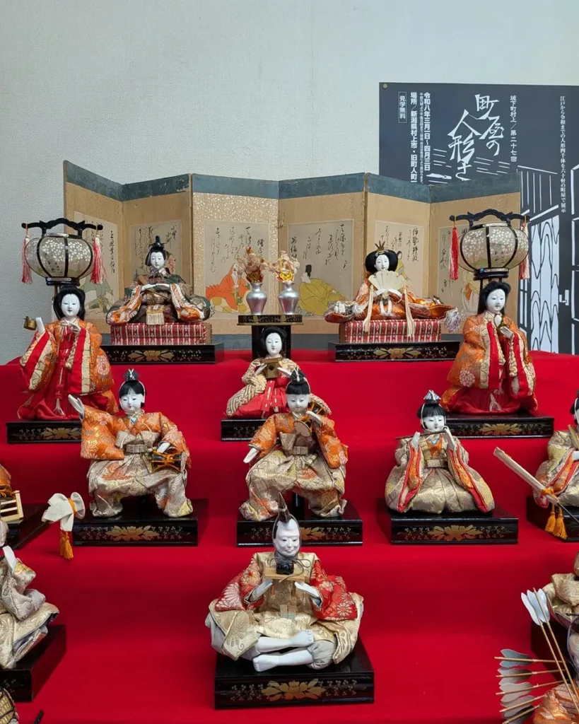 六歌仙の屏風を正面から