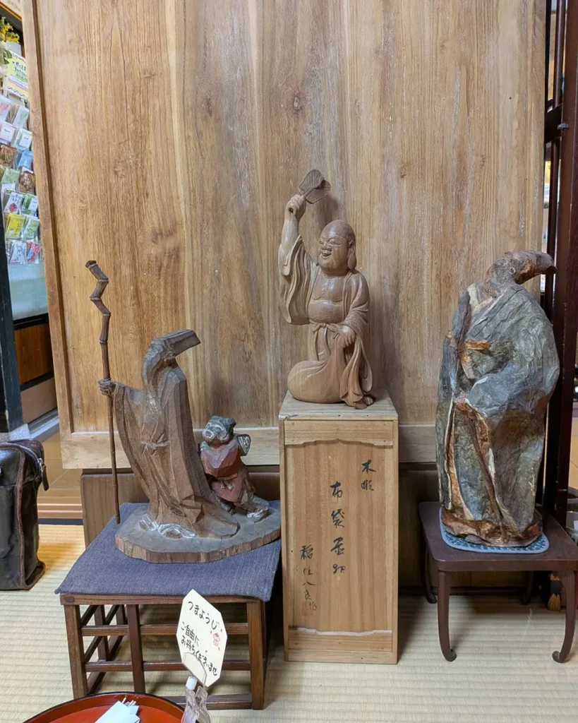 木彫の布袋や寿老人