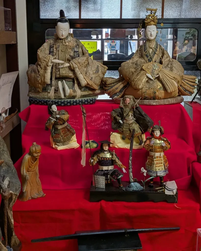 江戸時代の内裏雛、中段には