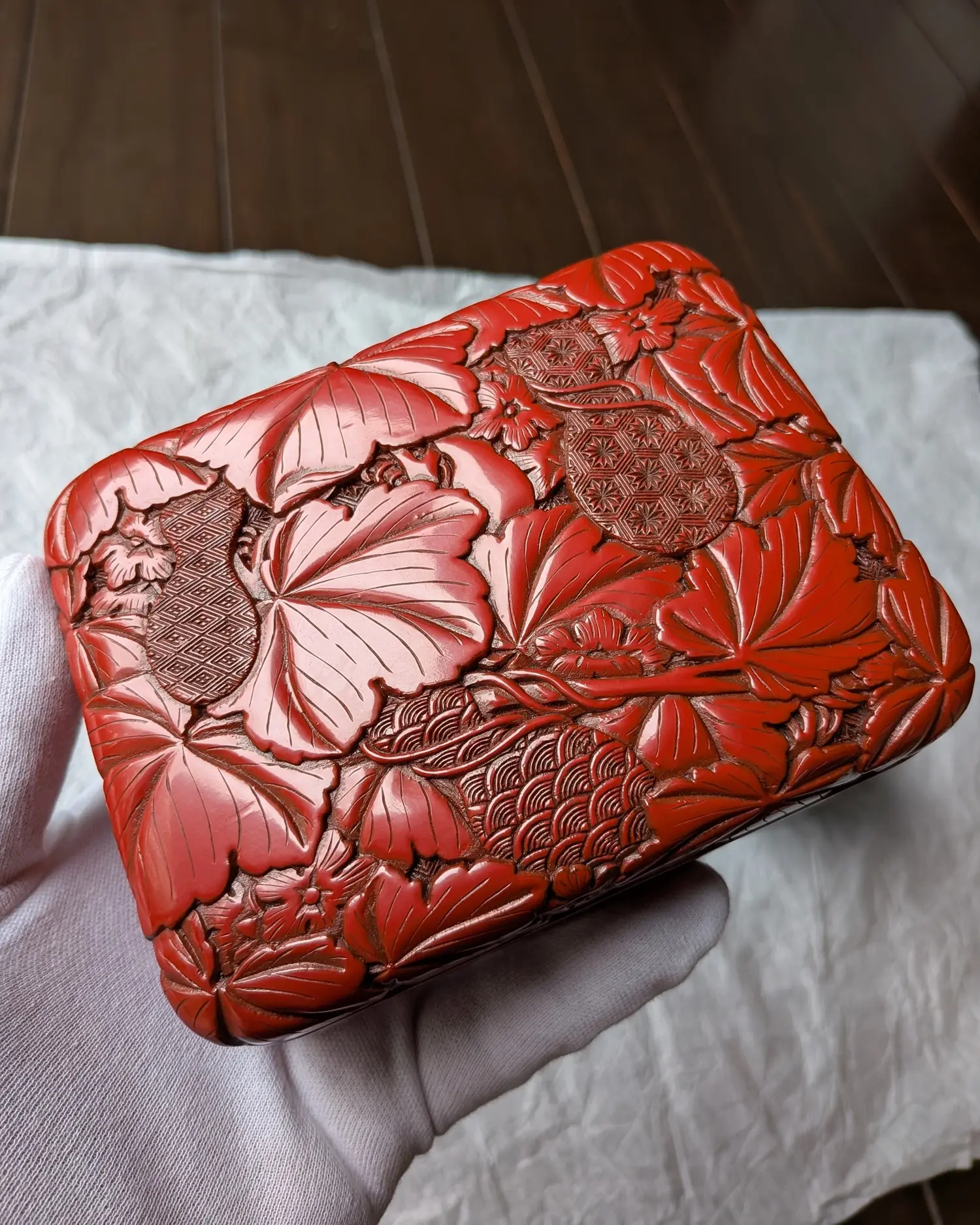 村上木彫堆朱のお手入れ記録｜古い花瓶・小箱のビフォーアフター