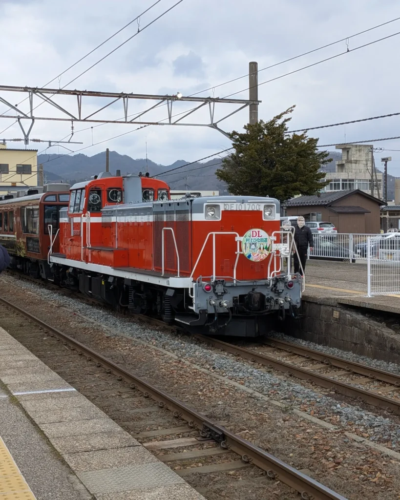 往路では最後尾にあたるDE10 1700。