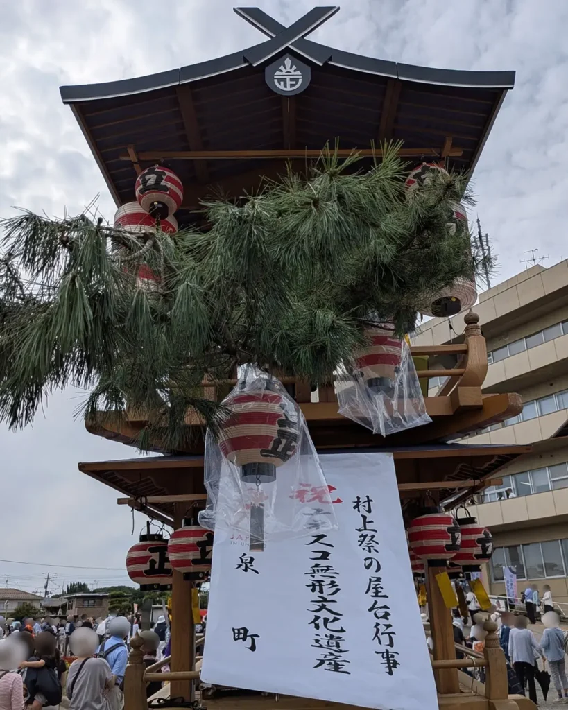 19番　泉町（にわか屋台）

・制作年：大正8年（1919年）
・制作者：小林金次郎
・乗せ物：「二宮金次郎像」。江戸期相模国の農政家であり勤労と学問の象徴。