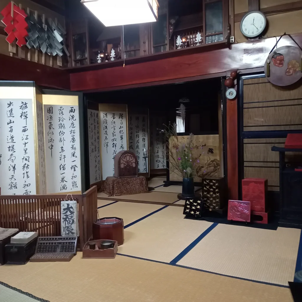 益田甚兵衛酒店に展示された篠崎小竹の書の屏風